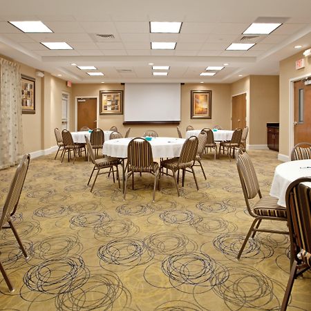 Holiday Inn Express Pembroke By Ihg Exterior foto