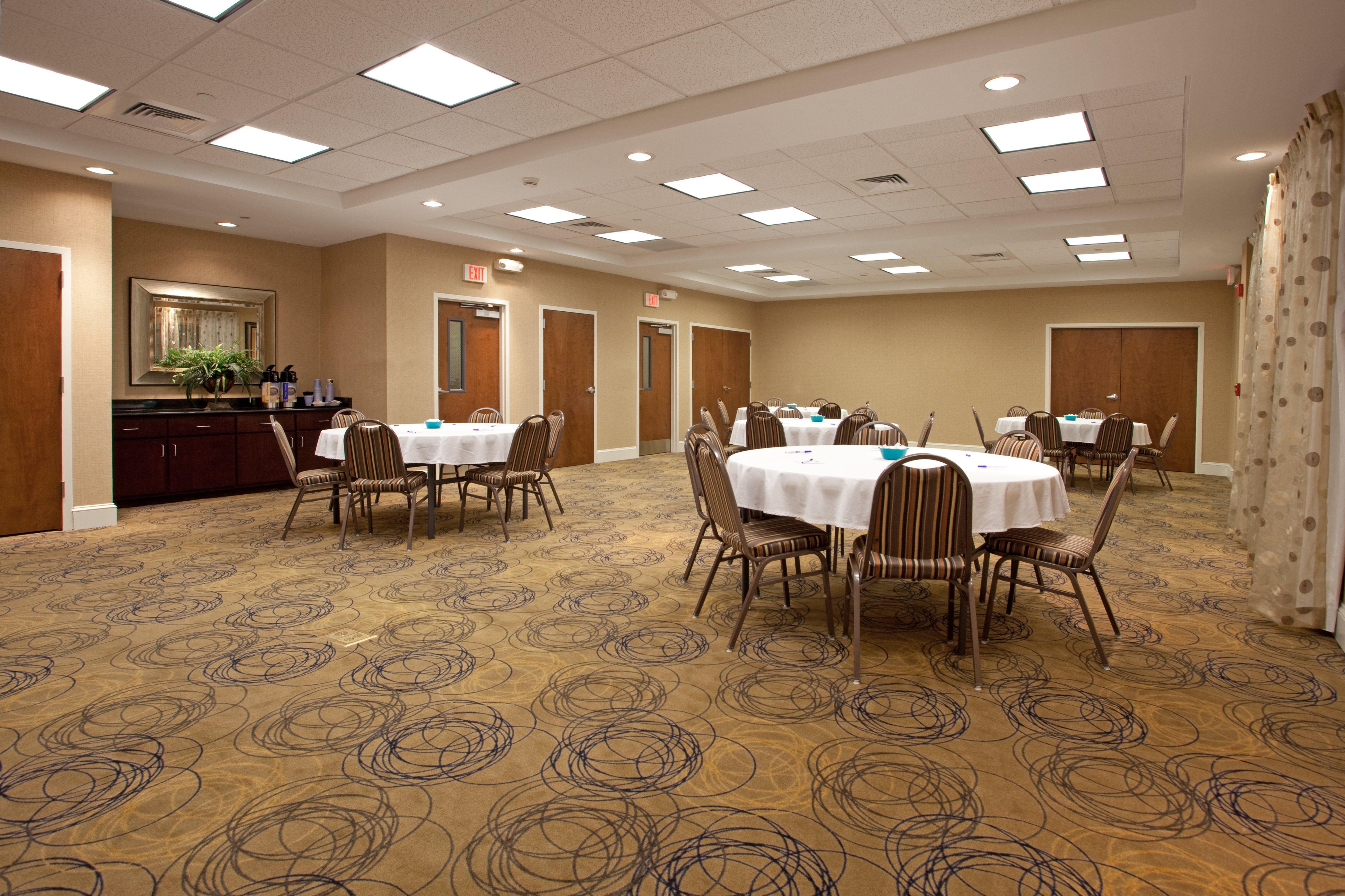 Holiday Inn Express Pembroke By Ihg Exterior foto