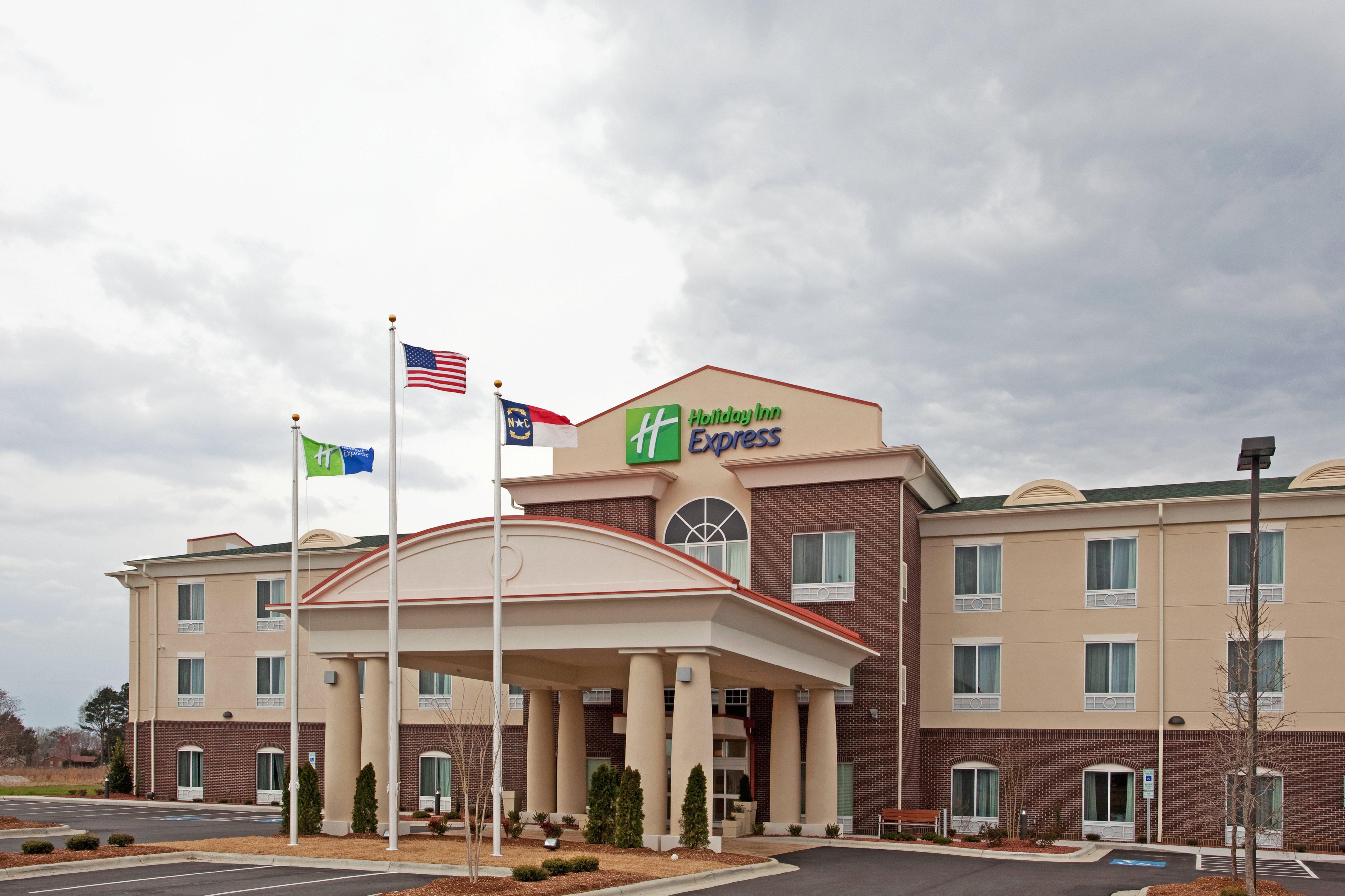 Holiday Inn Express Pembroke By Ihg Exterior foto