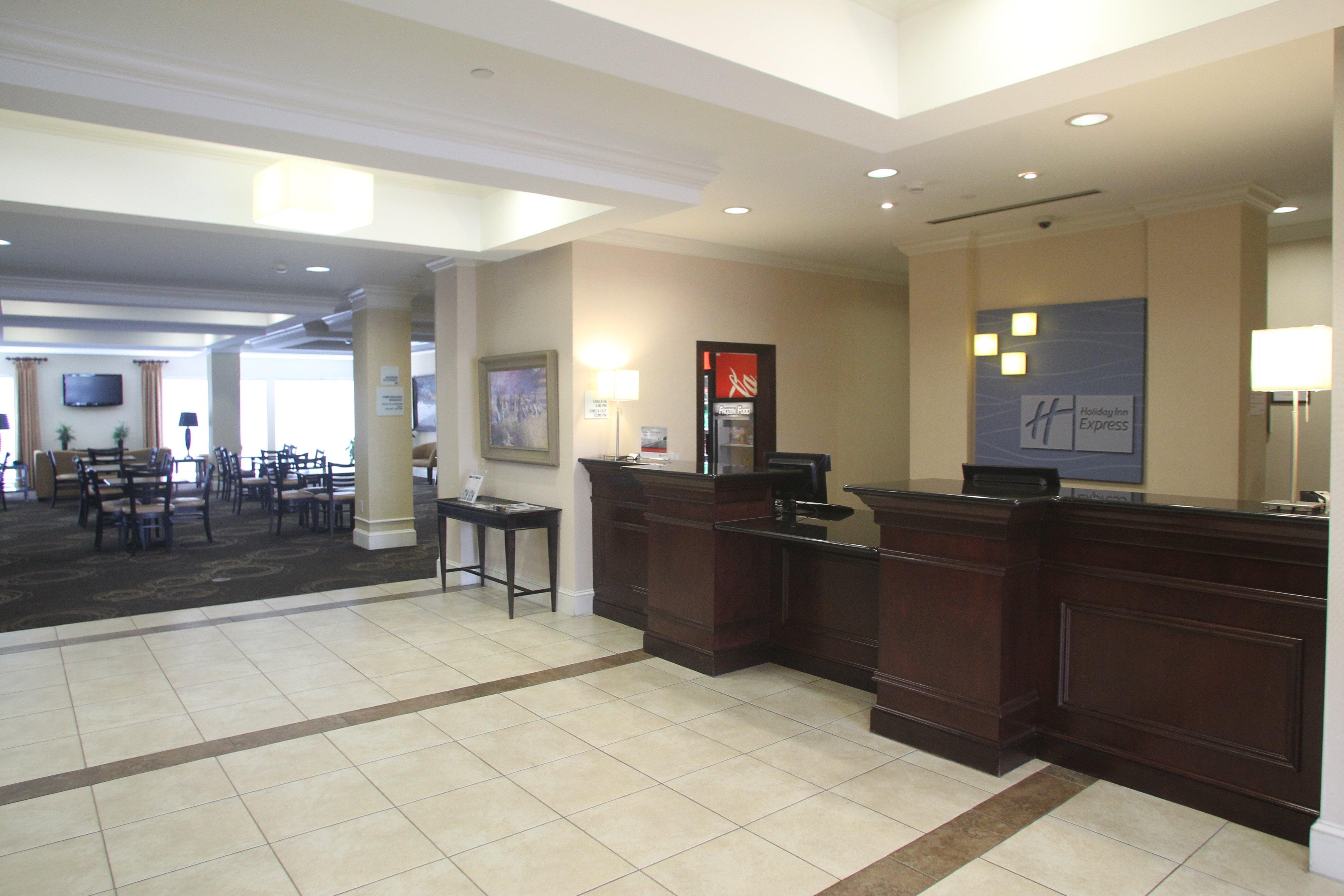 Holiday Inn Express Pembroke By Ihg Exterior foto