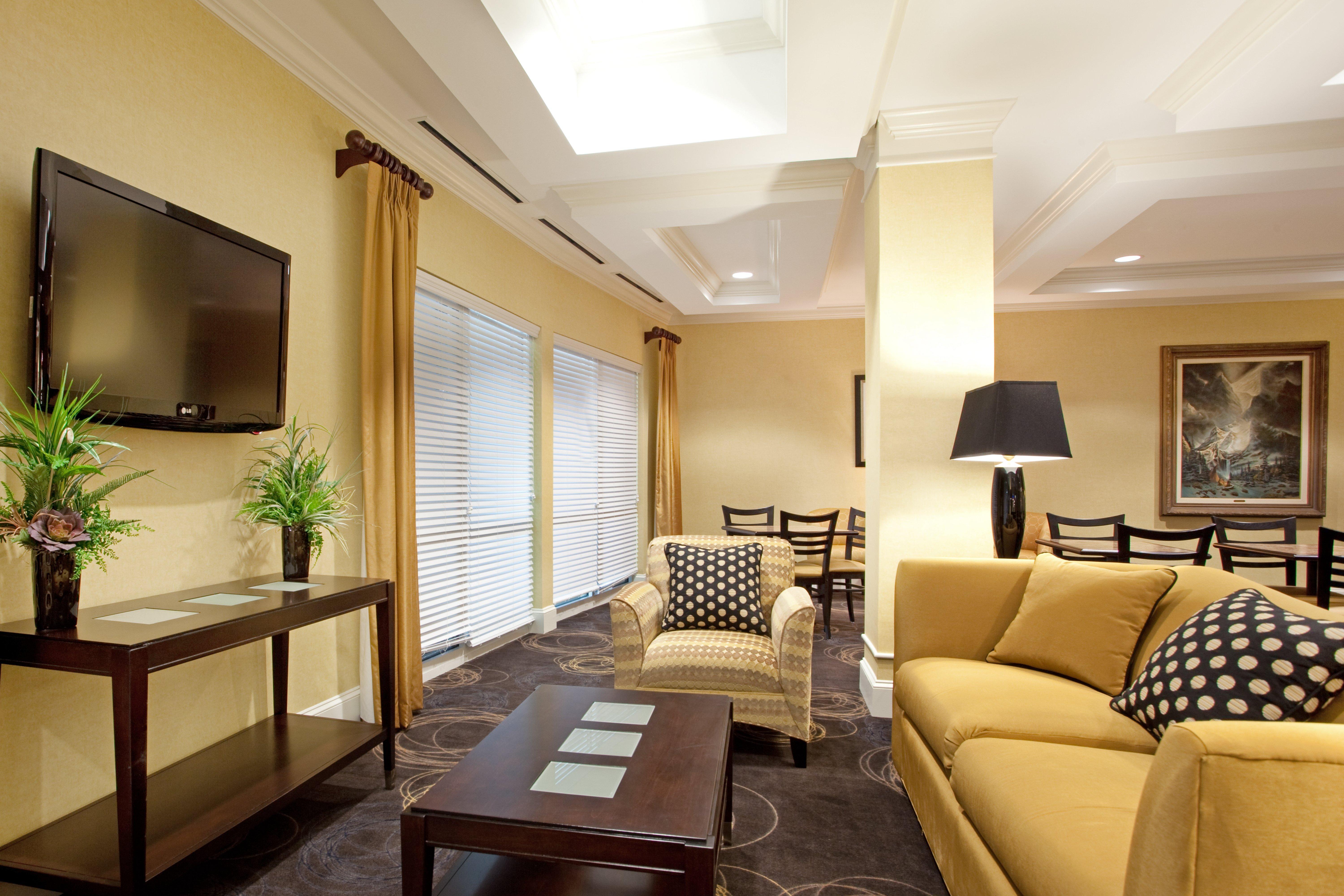 Holiday Inn Express Pembroke By Ihg Exterior foto