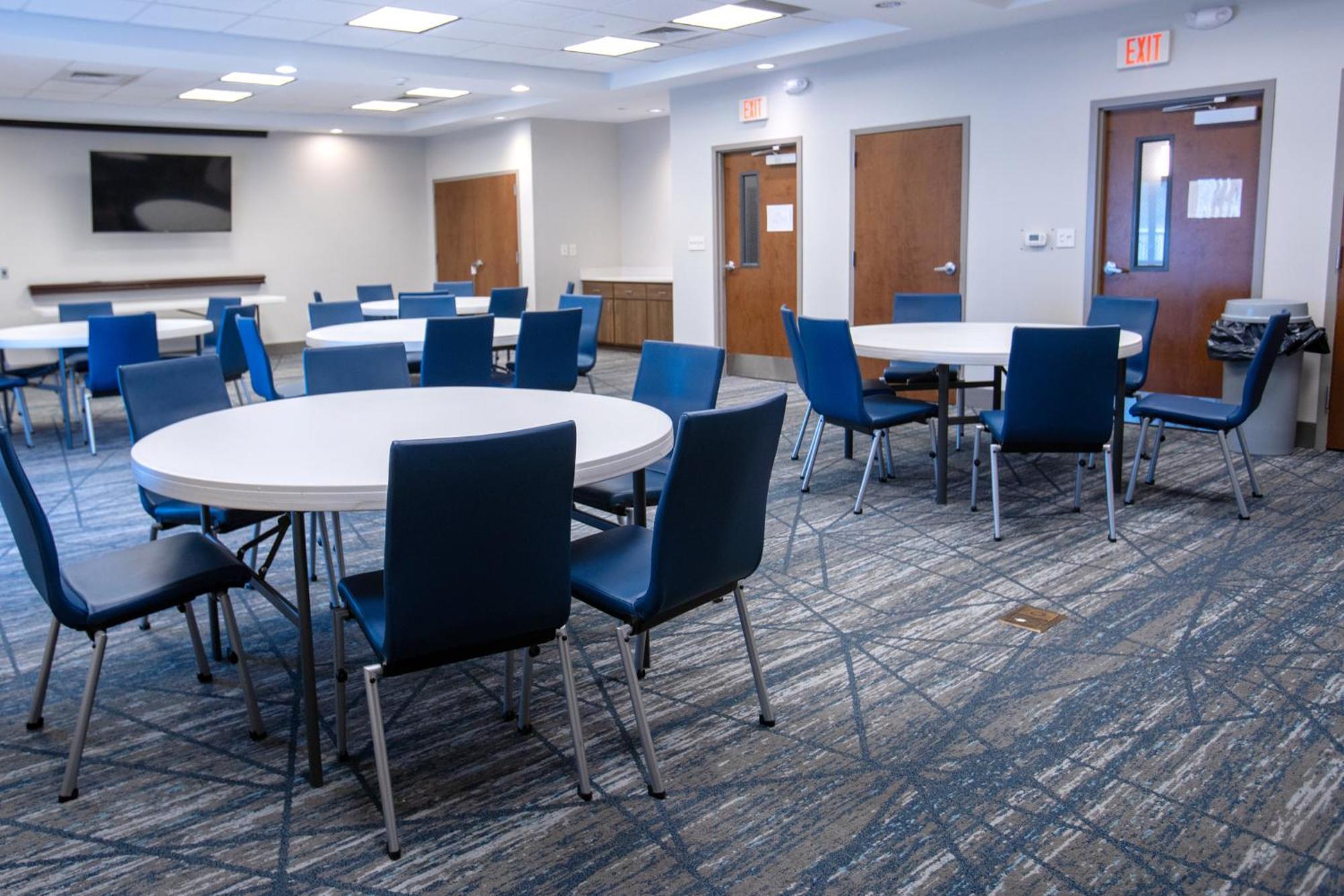 Holiday Inn Express Pembroke By Ihg Exterior foto